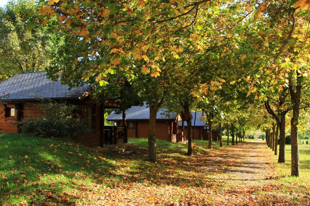 Hotel, Bungalows Y Camping Víu Exterior photo